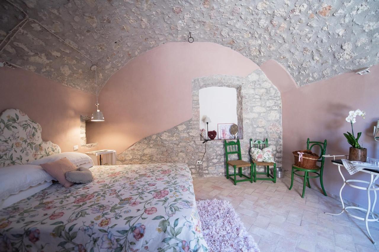 B&B Dell'Osteria Sant'Anatolia di Narco Exterior photo