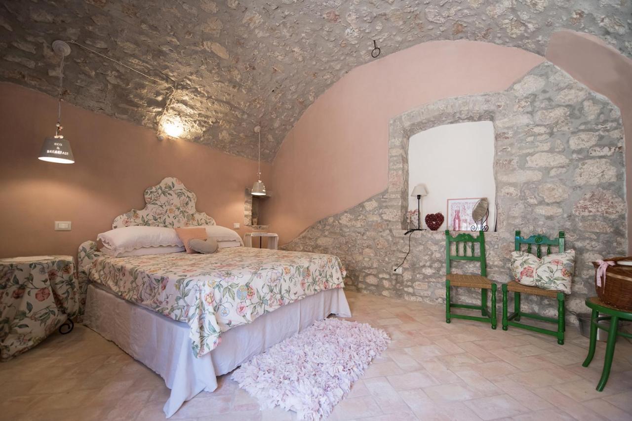 B&B Dell'Osteria Sant'Anatolia di Narco Exterior photo