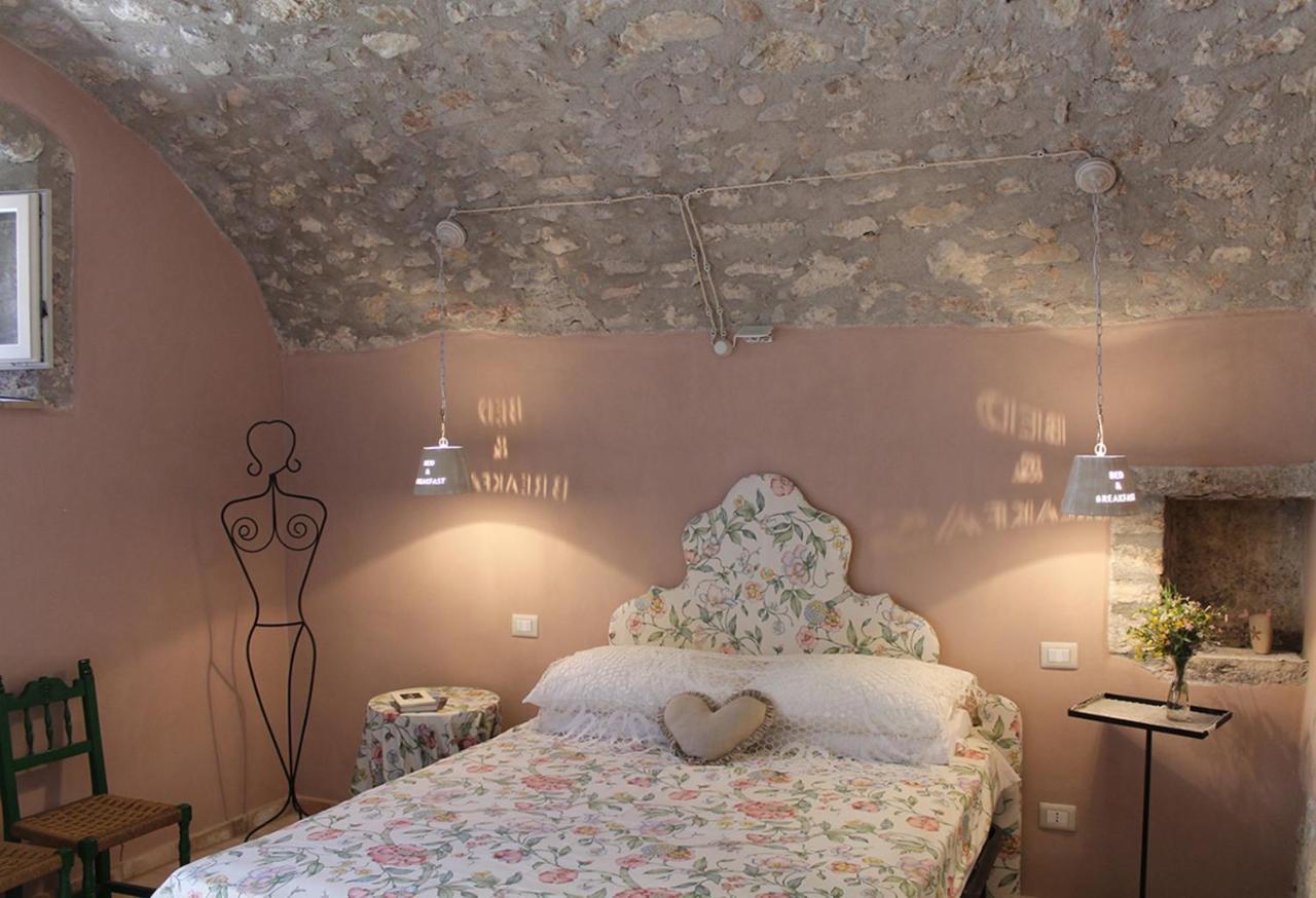 B&B Dell'Osteria Sant'Anatolia di Narco Exterior photo