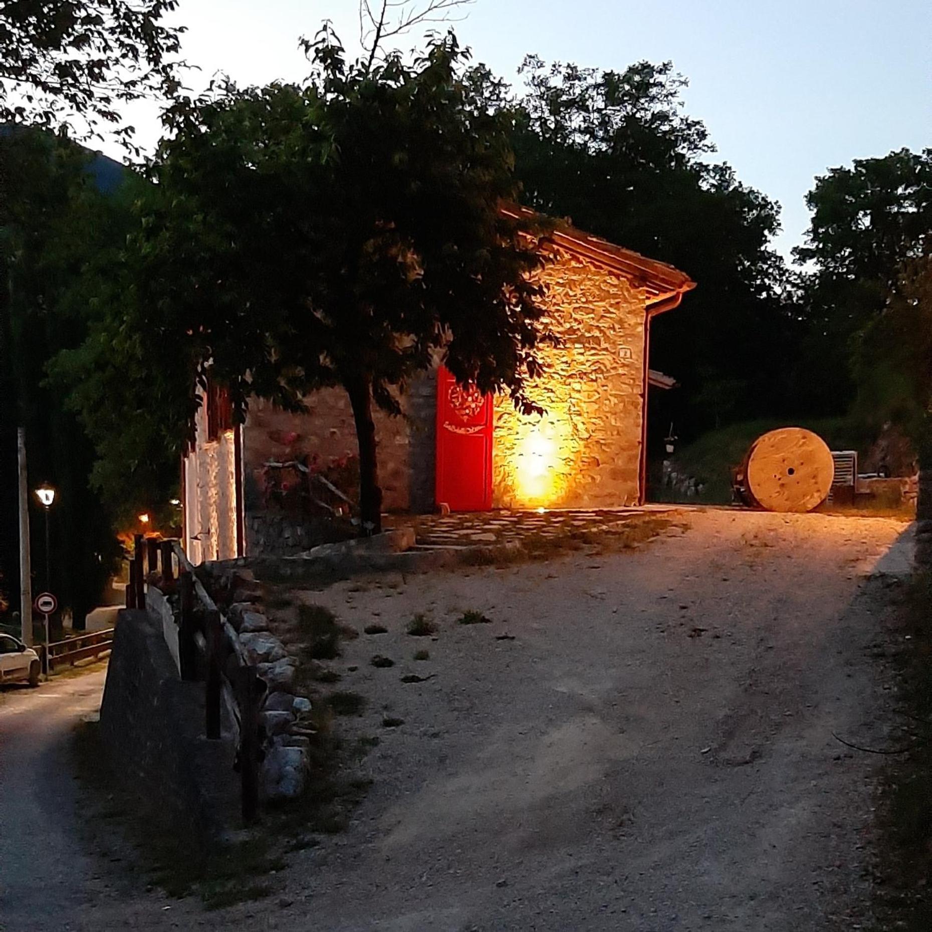 B&B Dell'Osteria Sant'Anatolia di Narco Exterior photo